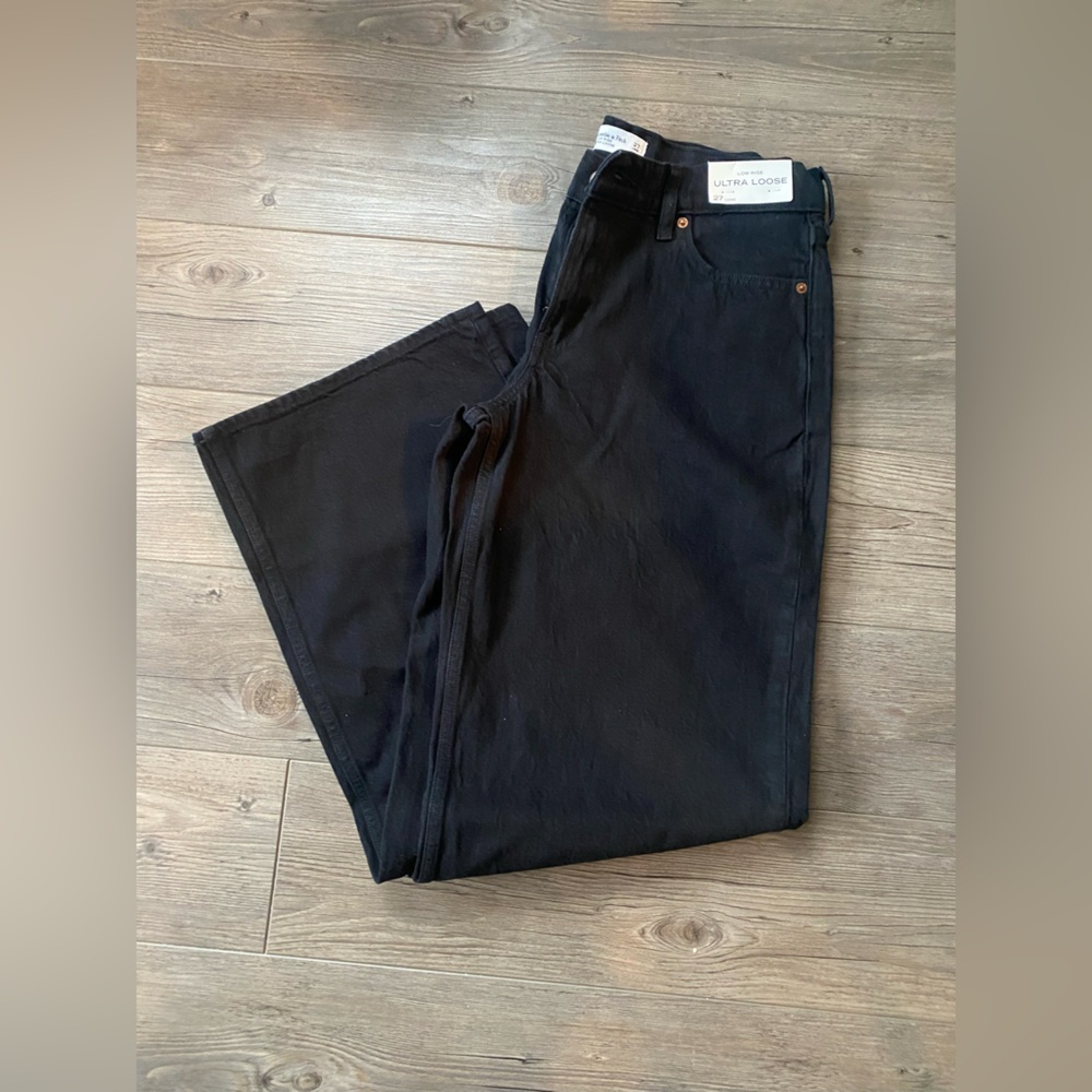 Abercrombie & Fitch Low Rise Ultra Loose Jean